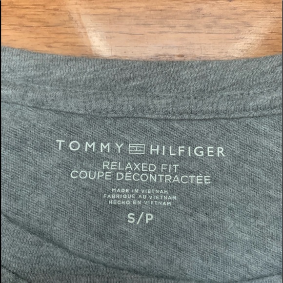 TOMMY HILFIGER Heather Gray Relaxed Fit Tee - Picture 2 of 3
